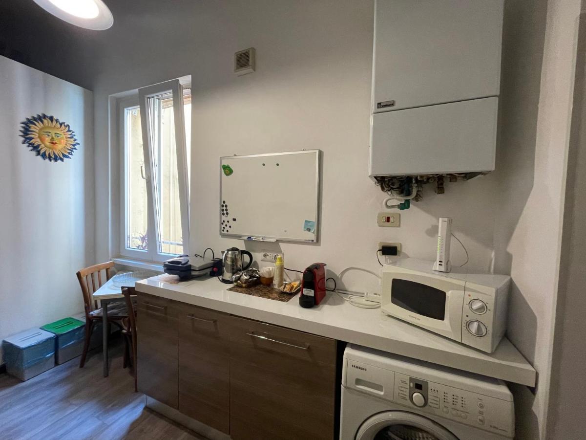 Holidays In Barbie'S Apartment Рим Екстер'єр фото